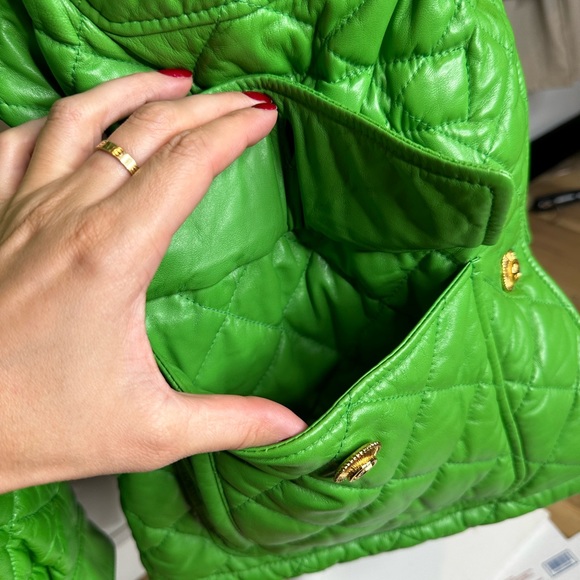 NWT Gucci QUILTED JACKET GREEN lamb skin from Gucci button closing pockets 40 S - Picture 14 of 16